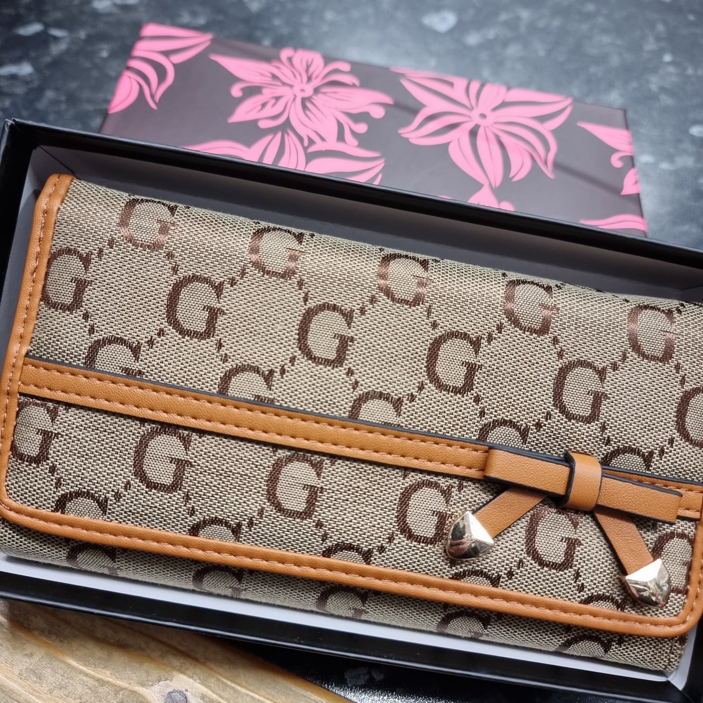 MODA 'G' print purse