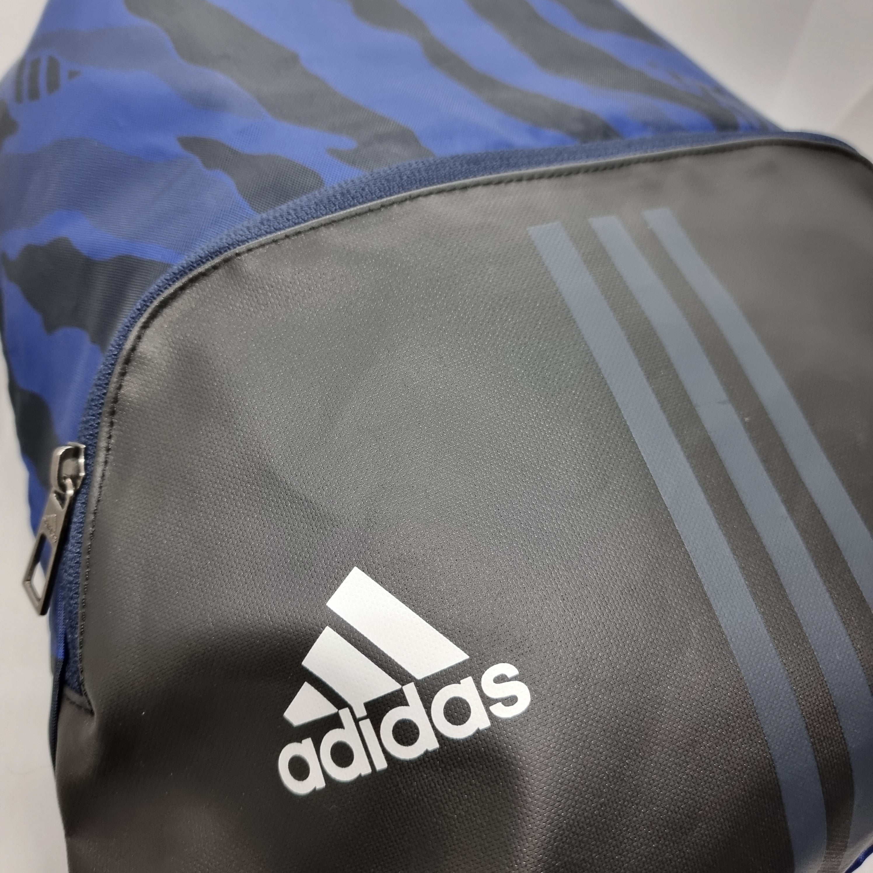 Drawstring hotsell bag adidas